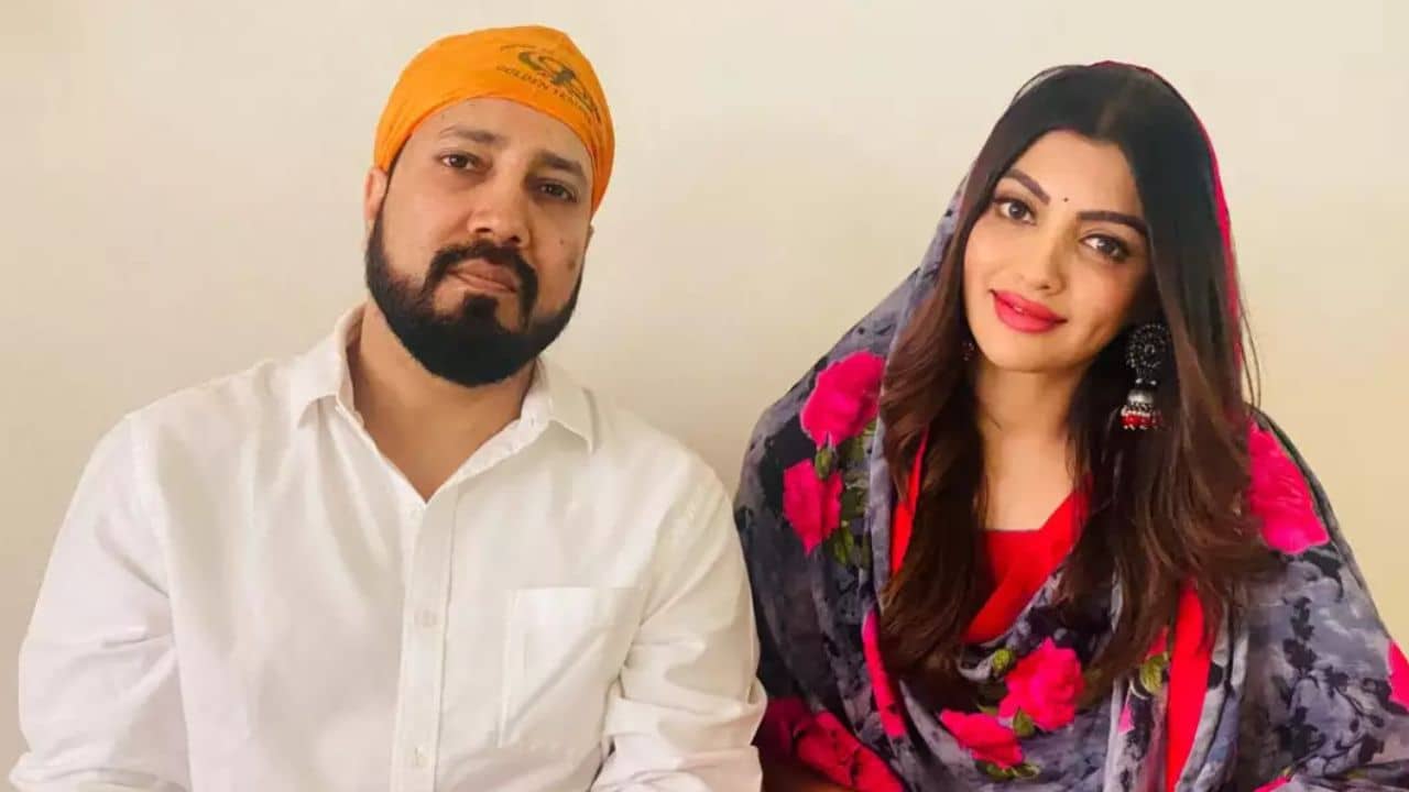 Mika Singh Marriage: কলকাতার প্রান্তিকা নয়, পুরনো বান্ধবীর গলাতেই মালা পরালেন মিকা সিং