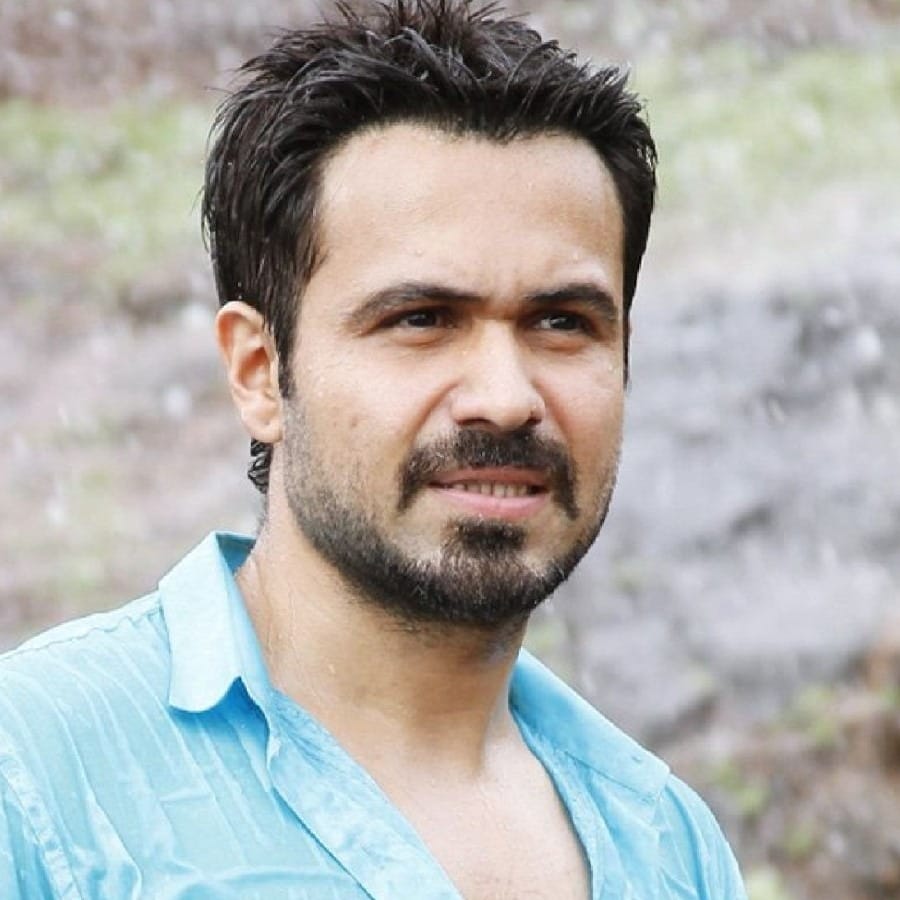 কফি উইথ করণের সিজন ৪-এ এসেছিলেন ইমরান হাশমি। তাঁর সঙ্গে ছিলেন কাকা এবং পরিচালক মহেশ ভাট। ব়্যাপিড ফায়ার রাউন্ডের সময় ঐশ্বর্য রাই বচ্চন এবং শ্রদ্ধা কাপুরের নামটি শুনলে তাঁর মনে কী আসে? এই প্রশ্নের উত্তরে তিনি বলেন ‘প্লাস্টিক’। শ্রদ্ধা কাপুরকে তো আবার কিছু খাওয়ার উপদেশও দেন ইমরান। এই মন্তব্যের জন্য বিতর্কের মুখোমুখি হন ইন্ডাস্ট্রির ‘কিস কিং’ ইমরান। পরে অবশ্য বিষয়টা সামলাতে একটি সাক্ষাত্কারে ইমরান বলেছিলেন, "এটি একটি ব়্যাপিড ফায়ার রাউন্ড ছিল। তাই আমি দ্রুততার সঙ্গে উত্তর দিতে গিয়ে  সেই কথা বলেছিলাম। কেউ আঘাত পেলে আমি দুঃখিত।”