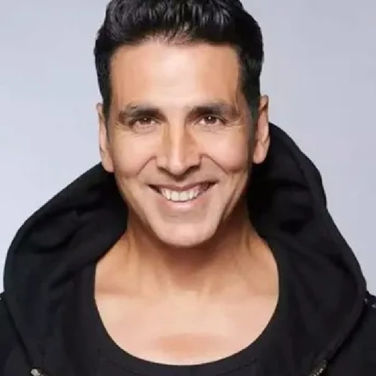 লকডাউনের পর সূর্যবংশী দিয়ে শুরু। ২০২১ সালে অন্যতম হিট ছবি ছিল এটি অক্ষয় কুমারের। এরপর একে একে মুক্তি পেয়েছে আরও দুই ছবি, তবে তা বক্স অফিসে সাফল্যের মুখ দেখেনি। 