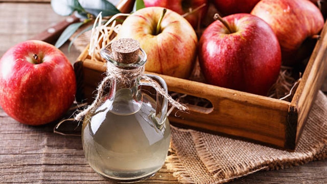 Apple Cider Vinegar রোগা হতে রোজ সকালে চুমুক দিচ্ছেন অ্যাপেল সাইডার