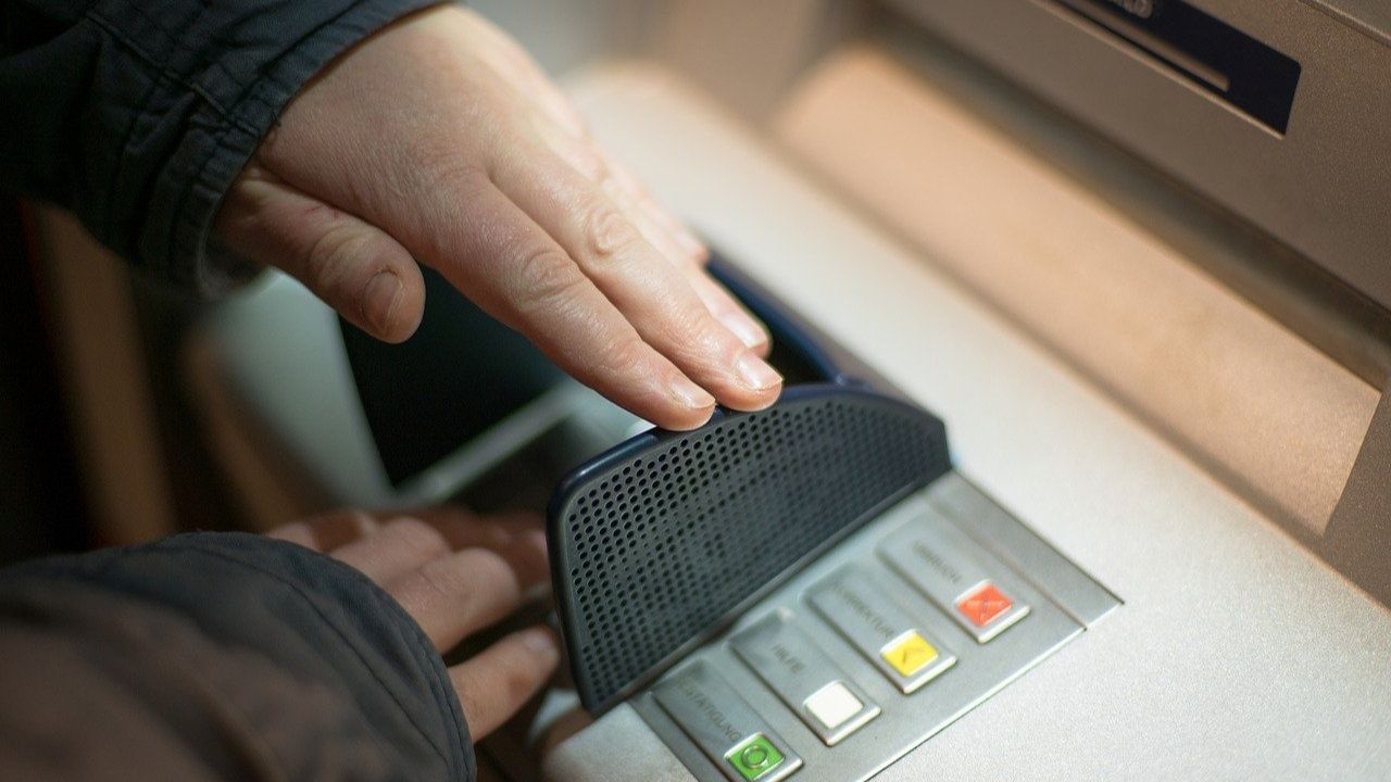 SBI Cash Withdrawl: বদলে যাচ্ছে ATM থেকে টাকা তোলার পদ্ধতি, এই তথ্য ছাড়া কিছুতেই বেরবে না টাকা...
