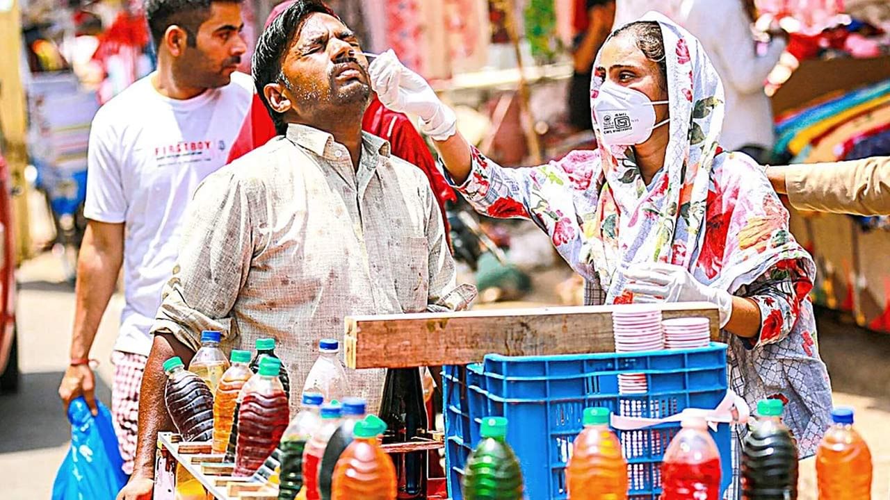 Covid 19: কাটছে আশঙ্কার মেঘ, এক ধাক্কায় অনেকটাই কমল বাংলায় দৈনিক করোনা আক্রান্তের সংখ্যা