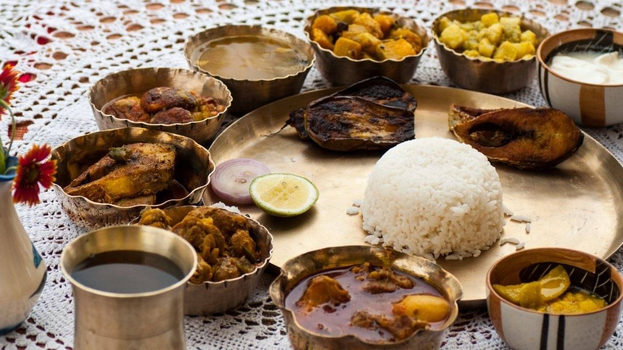 Vastu Tips: এই দিকে মুখ করে খাবার খেলে জীবনে আসে শুধুই সাফল্য! থাকবে না কোনও রোগভোগও