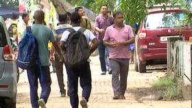 Jadavpur University: যাদবপুরের ক্যাম্পাসে দাপট বাড়াচ্ছে করোনা, জ্বর নিয়ে আসছেন অধিকাংশ পড়ুয়া Jadavpur University: যাদবপুরের ক্যাম্পাসে দাপট বাড়াচ্ছে করোনা, জ্বর নিয়ে আসছেন অধিকাংশ পড়ুয়া