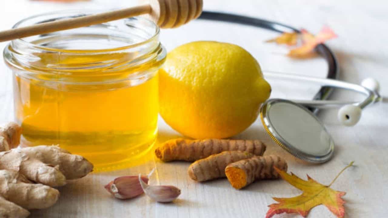 Honey Side Effects: সামান্য এই ভুলের জন্যেই মধু হতে পারে 'বিষের' সমান! আয়ুর্বেদের পরামর্শ জেনে নিন... Honey Side Effects: সামান্য এই ভুলের জন্যেই মধু হতে পারে 'বিষের' সমান! আয়ুর্বেদের পরামর্শ জেনে নিন...