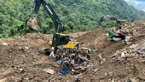 Manipur Landslide : মণিপুরে ধসে মৃত বেড়ে ২০, জারি উদ্ধারকাজ