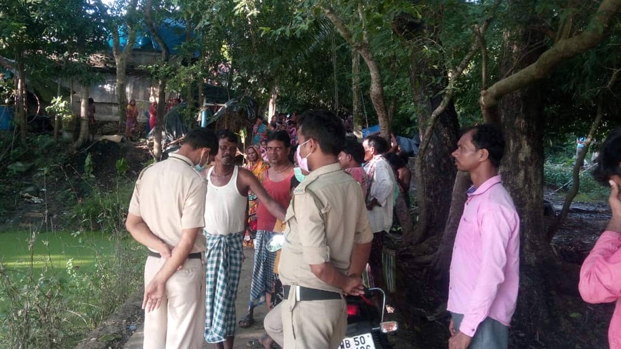 Medinipur Case: সন্দেহ হতেই জানলা দিয়ে উঁকি স্ত্রীর, ফাঁকা বাড়িতে স্বামীর অবস্থা দেখে চোখ কপালে উঠল