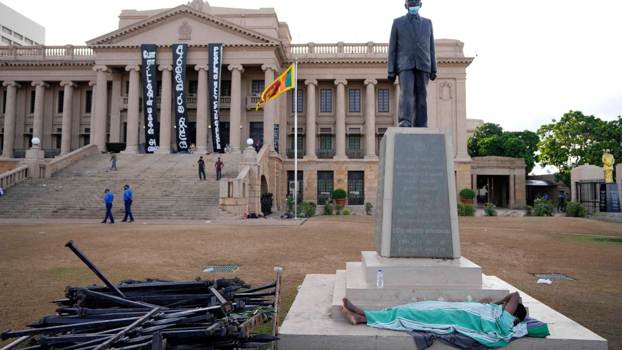 Sri Lanka President Election: কার দখলে থাকবে লঙ্কার গদি? বিক্ষোভের আঁচেই ফুটছে ত্রিমুখী লড়াইয়ের ময়দান