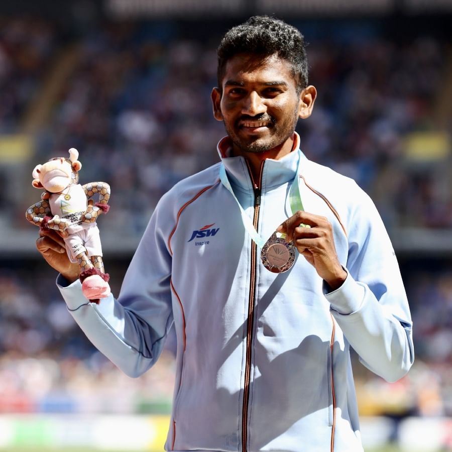 Bid's son from Maharashtra bagged a historic silver in men's 3,000m steeplechase in Birmingham.  He also set a national record by finishing in 8.11.20 minutes.  (Photo-Twitter)
