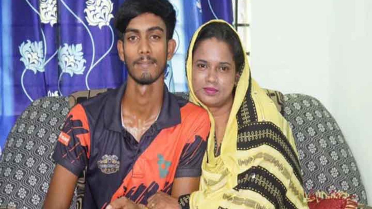 Bangladesh News: কলেজ ছাত্রকে বিয়ে করেছিলেন শিক্ষিকা! কয়েকদিন কাটতেই খায়রুনের ঝুলন্ত দেহ উদ্ধার