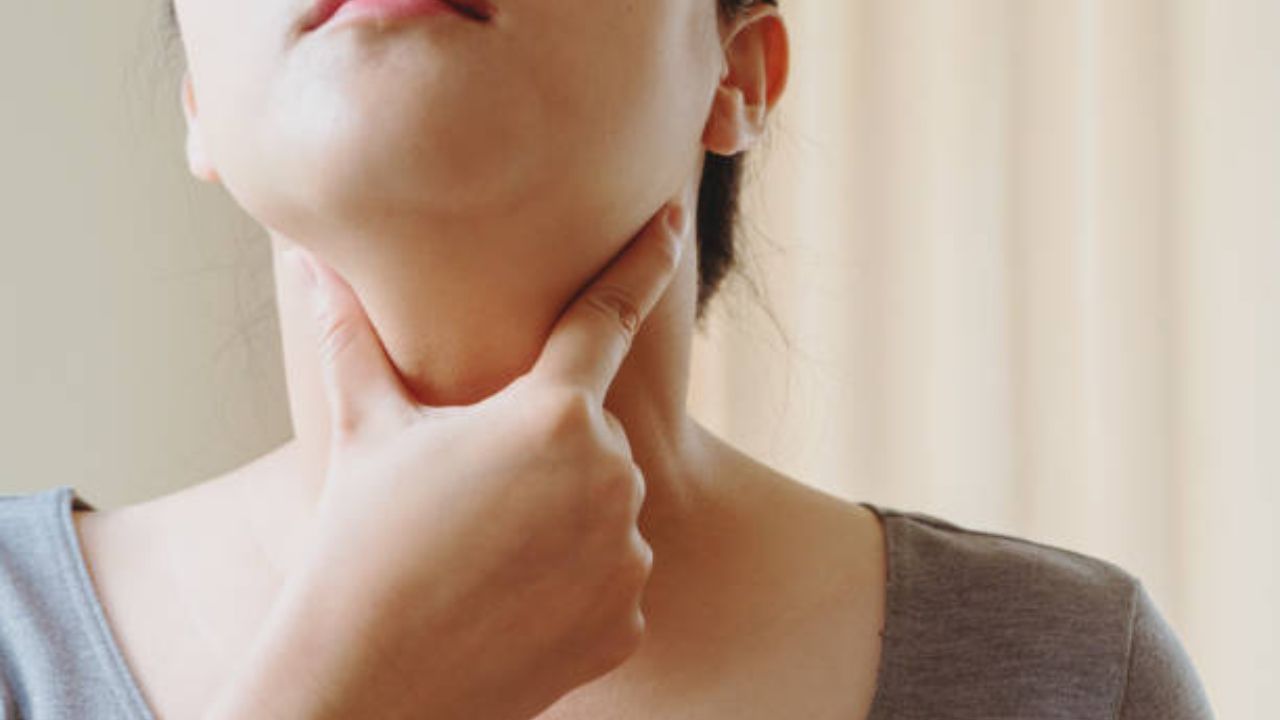 Ayurvedic Remedies for Thyroid: থাইরয়েড নিয়ে চিন্তিত? নিয়মিত ওষুধ খাওয়ার পাশাপাশি ভরসা রাখুন আয়ুর্বেদেও