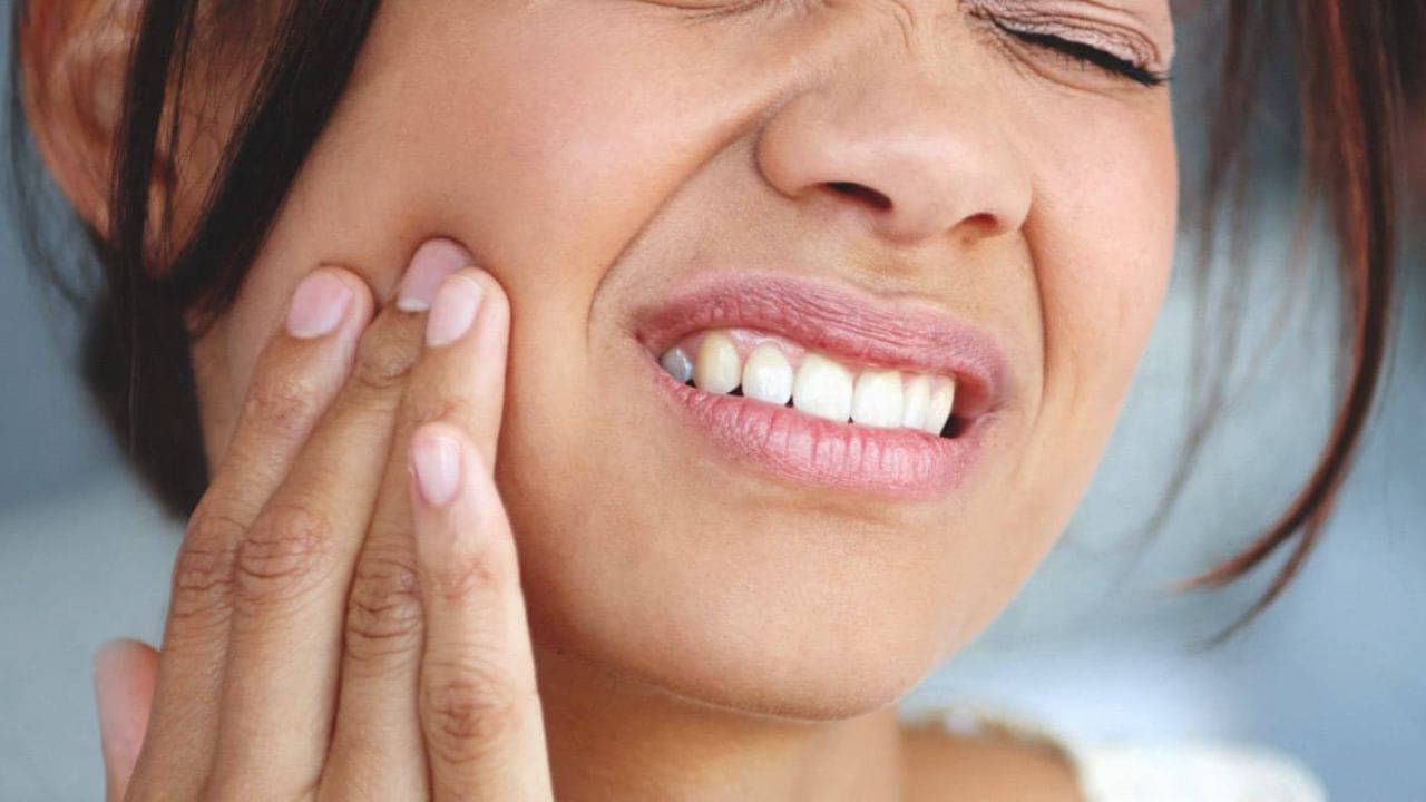 Toothache: অসহ্য দাঁতের ব্যথায় কাবু? ঘরে বসে হোমিওপ্যাথির এই অব্যর্থ ওষুধেই উধাও হবে নিমেষে