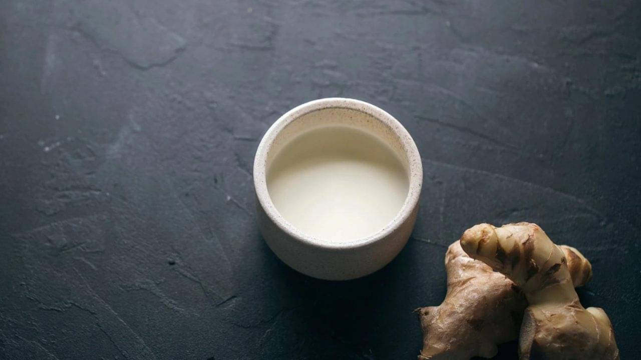 Ginger milk: গরুর দুধ আর নয়, হাড় মজবুত রাখতে রোজ সকালে খান আদার দুধ! ইমিউনিটিও বাড়বে হু হু করে