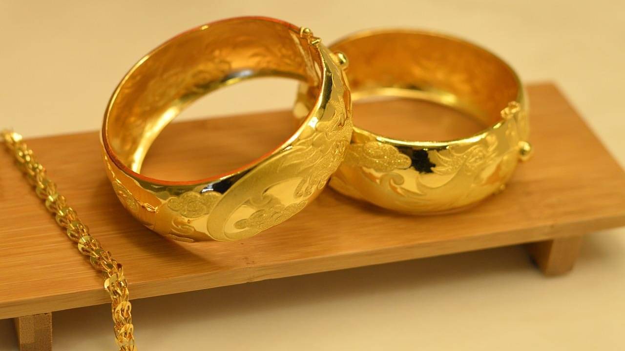 Gold Price Today : মঙ্গলে মিলল না স্বস্তি, ফের দাম বাড়ল সোনার, কলকাতায় আজ হলুদ ধাতুর দর জানুন