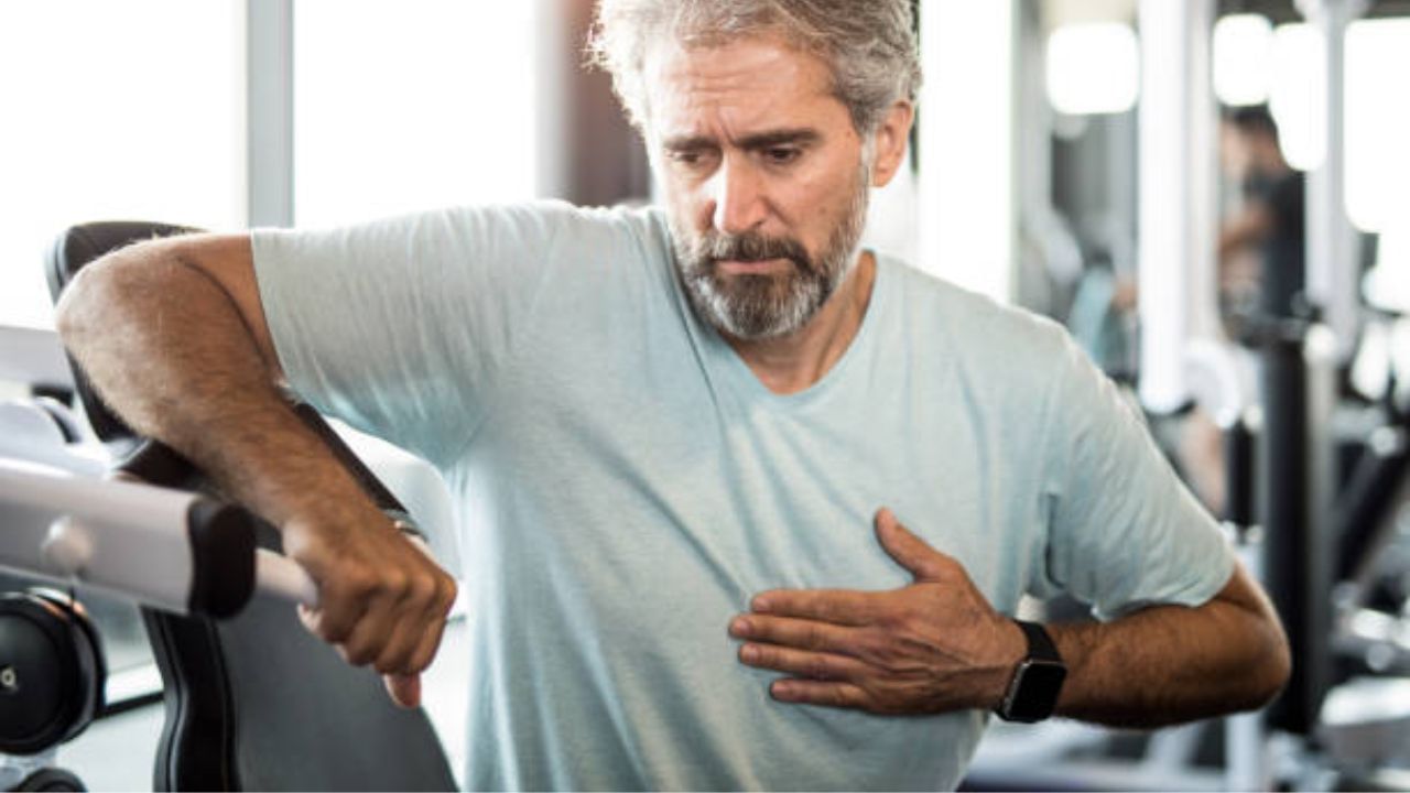 Heart attack While Exercising At Gym: জিম করতে গিয়ে কার্ডিয়াক অ্যারেস্ট! কীভাবে মৃত্যুর ঝুঁকি কমাবেন?