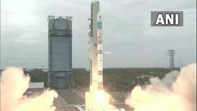 ISRO Rocket Launch: বাধা-বিপত্তি কাটিয়েই সফল ইসরোর ক্ষুদ্রতম রকেটের উৎক্ষেপণ, মহাকাশে পৌঁছল পড়ুয়াদের তৈরি স্যাটেলাইটও ISRO Rocket Launch: বাধা-বিপত্তি কাটিয়েই সফল ইসরোর ক্ষুদ্রতম রকেটের উৎক্ষেপণ, মহাকাশে পৌঁছল পড়ুয়াদের তৈরি স্যাটেলাইটও