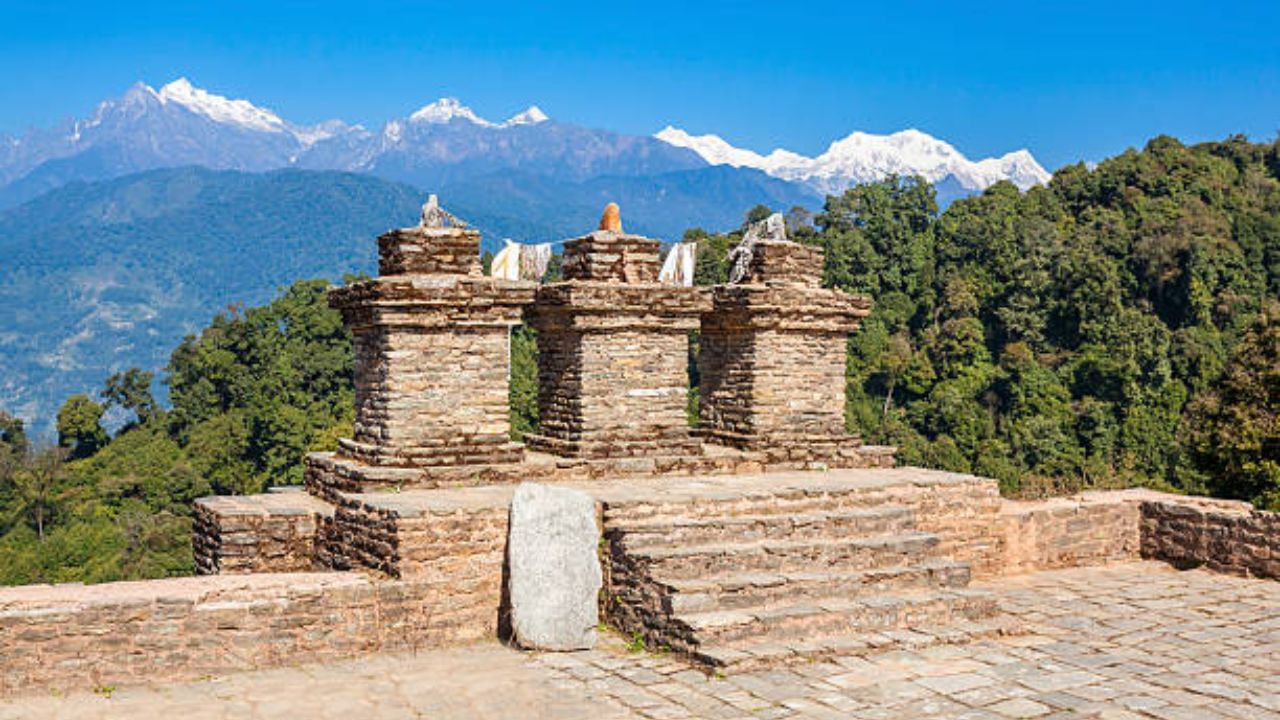 West Sikkim: সিকিমের ইতিহাসে হেলান দিয়ে দর্শন করুন কাঞ্চনজঙ্ঘার...