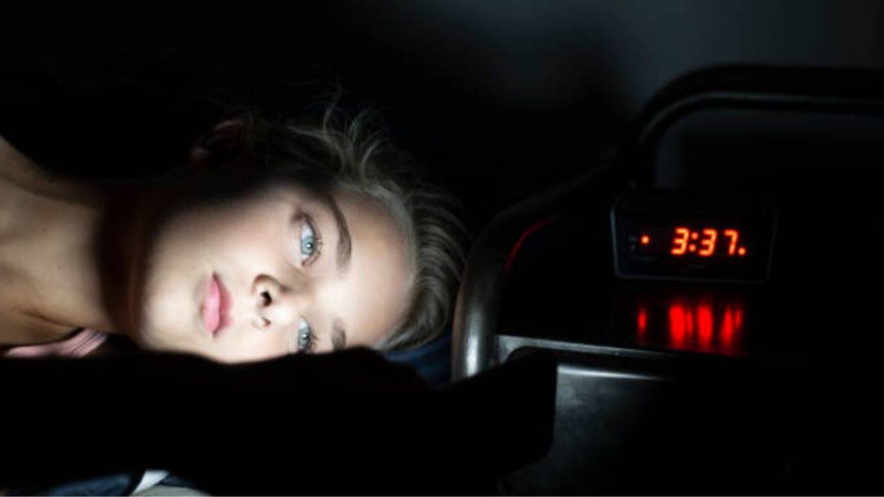 Night Owl Syndrome: রোজ ভোর রাতে ঘুমোতে যাচ্ছেন? তৈরি হতে পারে নাইট আউল-এর সমস্যা...