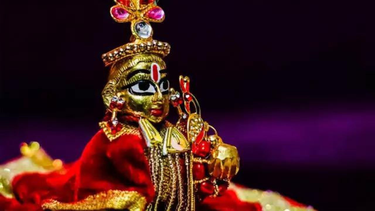 Krishna Janmashtami 2022: এ বছর মথুরায় কবে জন্মাষ্টমী পালিত হবে? বাড়িতে পুরোহিত ছাড়াই কীভাবে গোপাল পুজো করবেন, জানুন