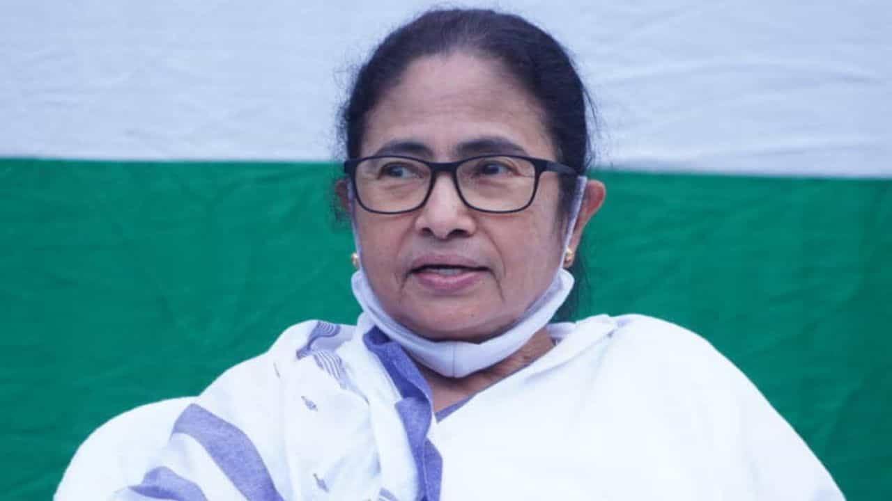 SKOCH Award: স্কচ অ্যাওয়ার্ড পেল উৎসশ্রী, খুশির হাওয়া স্কুল শিক্ষা দফতরে SKOCH Award: স্কচ অ্যাওয়ার্ড পেল উৎসশ্রী, খুশির হাওয়া স্কুল শিক্ষা দফতরে