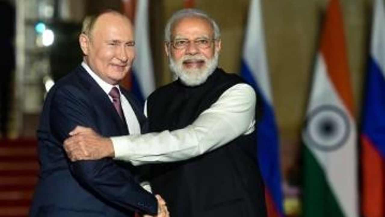 Putin on Modi: 'দেশপ্রেমিক' মোদীর উচ্ছ্বসিত প্রশংসায় পুতিন, বললেন 'মেক ইন ইন্ডিয়া'র কথাও