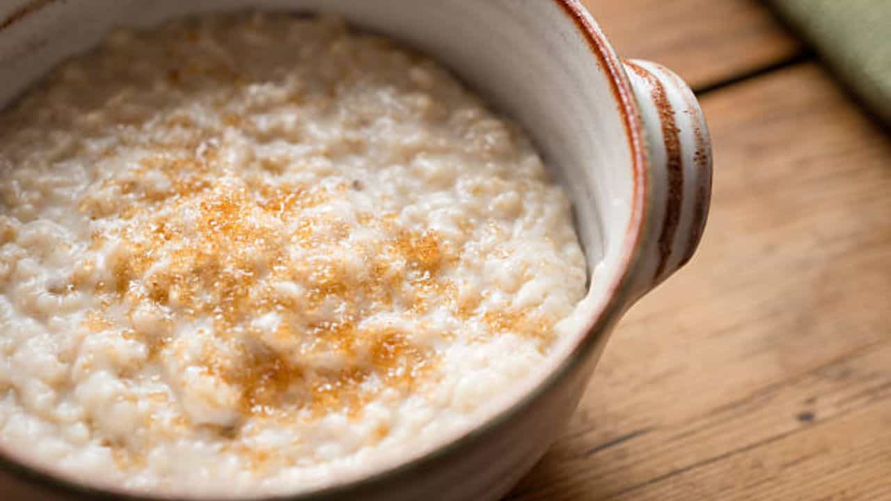 Breakfast for Babies: ব্রেকফাস্টে সবচেয়ে বেশি ঝামেলায় ফেলে বাড়ির খুদে সদস্যটি? বানিয়ে নিন ওটসের পোরিজ Breakfast for Babies: ব্রেকফাস্টে সবচেয়ে বেশি ঝামেলায় ফেলে বাড়ির খুদে সদস্যটি? বানিয়ে নিন ওটসের পোরিজ