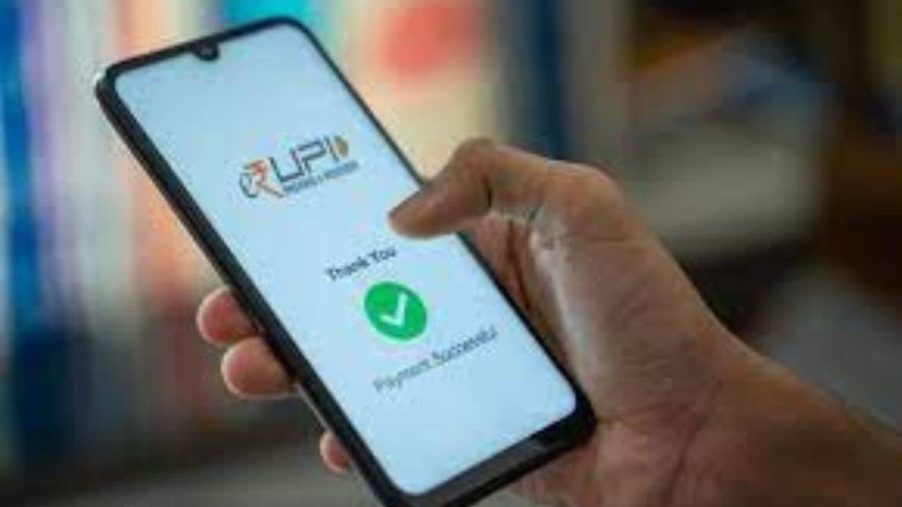 Digital Payment: এবার কি সার্ভিস চার্জ বসছে অনলাইনে যাবতীয় লেনদেনেও?