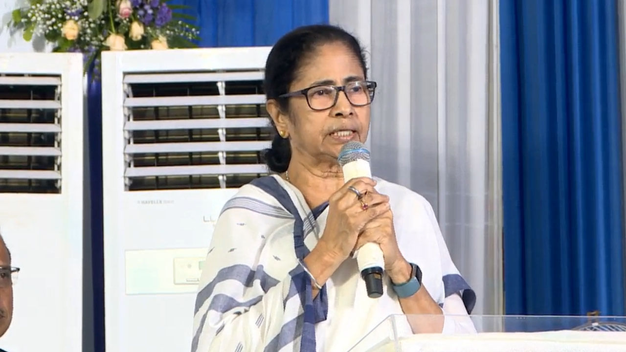 CM Mamata Banerjee: ‘বিচার ব্যবস্থা কখনও এক পক্ষের হয় না’, প্রধান বিচারপতির সামনেই আদালতের নিরপেক্ষতার কথা বলেন মমতা