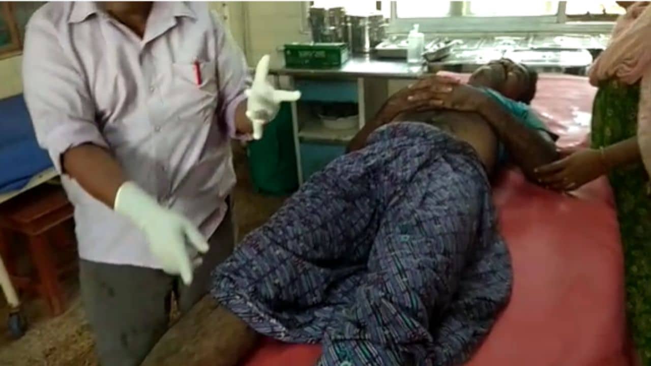 Basirhat: বাগজোলা খাল থেকে মাটি চুরির অভিযোগ, প্রতিবাদ করতেই বেধড়ক মার, বাদ গেলেন না মহিলারাও