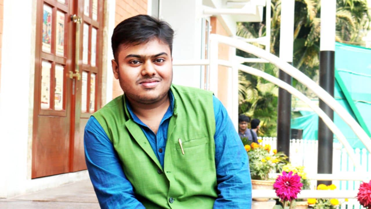 Tollywood Originals: ভিক্ষাবৃত্তি করি না! বাংলা ছবির পাশে দাঁড়ান স্লোগান নিয়ে সোজাসাপটা পাভেল