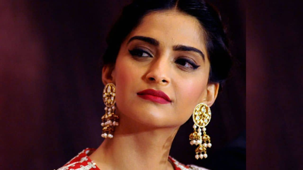 Sonam Kapoor: প্রেগন্যান্সির শেষ পর্যায়ে এসে বিপাকে সোনম, দেখা দিল কোন জটিলতা?