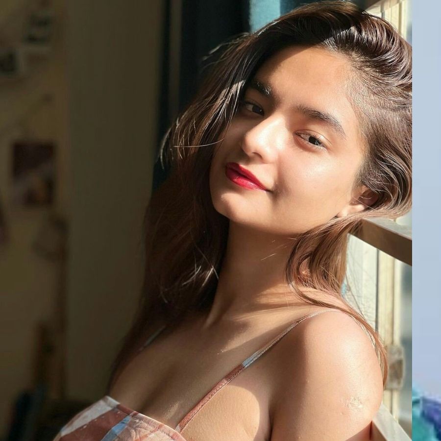 আসলে অনুষ্কার অভিনয় জগতে প্রবেশ সেই ছোট বেলায়। 'বাল বীর', 'ঝাঁসি কি রানি'র মতো জনপ্রিয় ধারাবাহিকে দেখা গিয়েছে তাঁকে। অনেক সময়েই ছোট বয়সে সাফল্য পেলেও বড় বয়সে হারিয়ে যেতে দেখা যায় বিভিন্ন অভিনেতাকে। অনুষ্কা কিন্তু সে দলে মোটেও নাম লেখাননি।