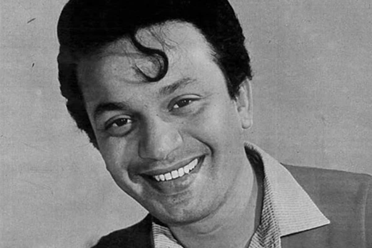 "নেতাজি থেকে সত্যজিৎ: দুর্গাপুজোয় স্মৃতিময় খ্যাতি ও ঘরের গল্প"