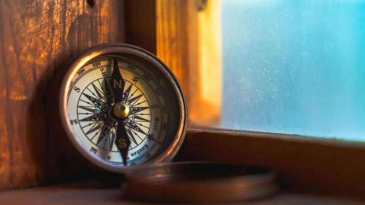 Vastu Dosha: এই ১০টি লক্ষণই বলে দেবে আপনার বাড়িতে বা অফিসে বাস্তু দোষ আছে কি না!