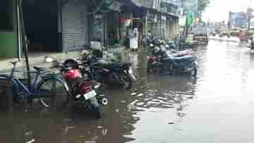 Dhupguri Municipality: অল্প বৃষ্টিতে জমে জল, একাধিকবার পুরসভাকে জানিয়েও হয়নি লাভ, ক্ষোভ উগরে দিলেন এলাকাবাসী