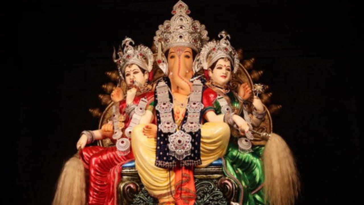 Ganesh Chaturthi 2022: গণেশের দুজন স্ত্রী! কীভাবে হল এমন কান্ড জেনে নিন