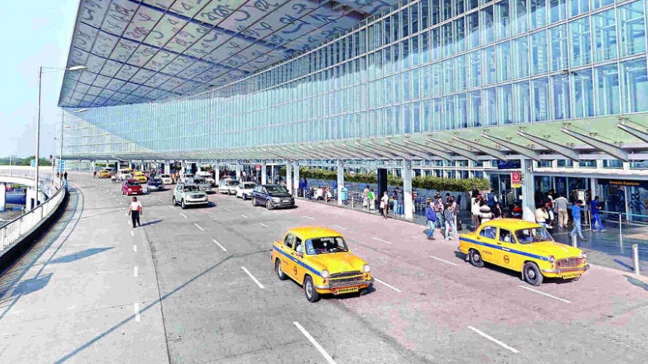 Menoka Gambhir: অভিষেকের শ্যালিকাকে বিমানে উঠতে বাধা, ফিরতে হল বিমানবন্দর থেকে