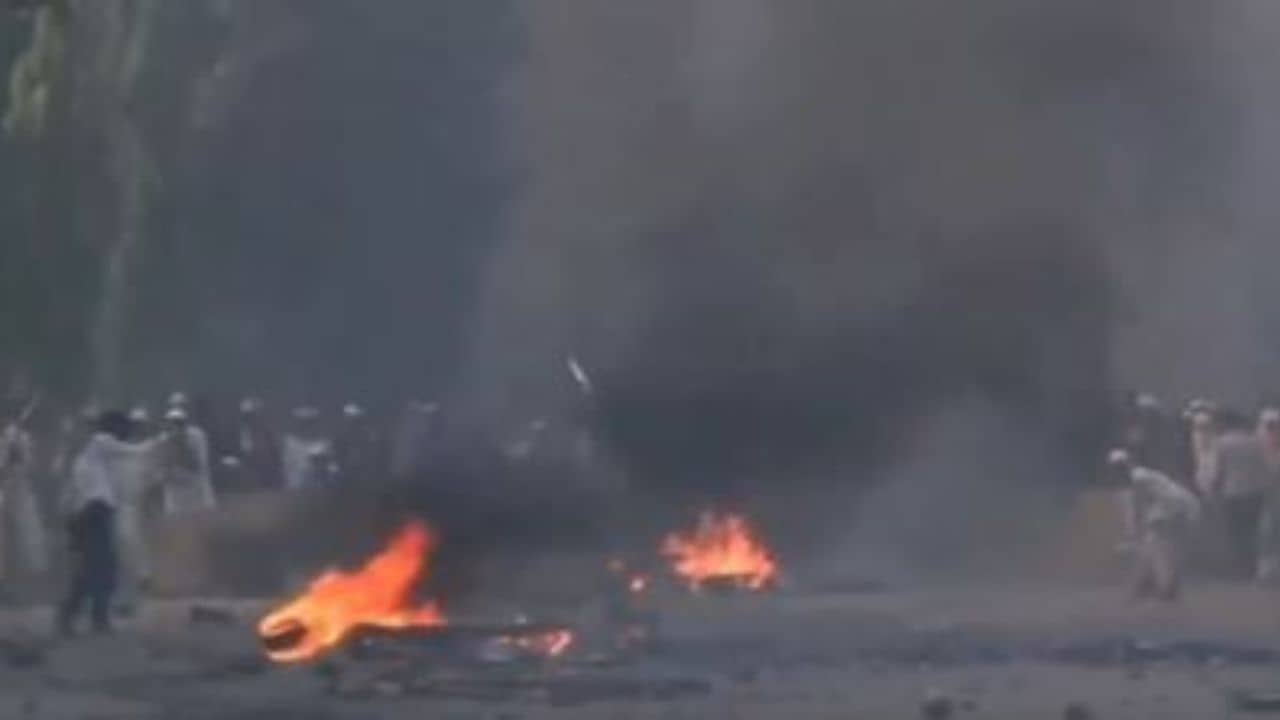 Bangladesh Protest: জ্বালানির অস্বাভাবিক মূল্যবৃদ্ধির প্রতিবাদে অগ্নিগর্ভ ঢাকা, পুলিশের গাড়ি ভাঙচুর করায় গ্রেফতার ৬