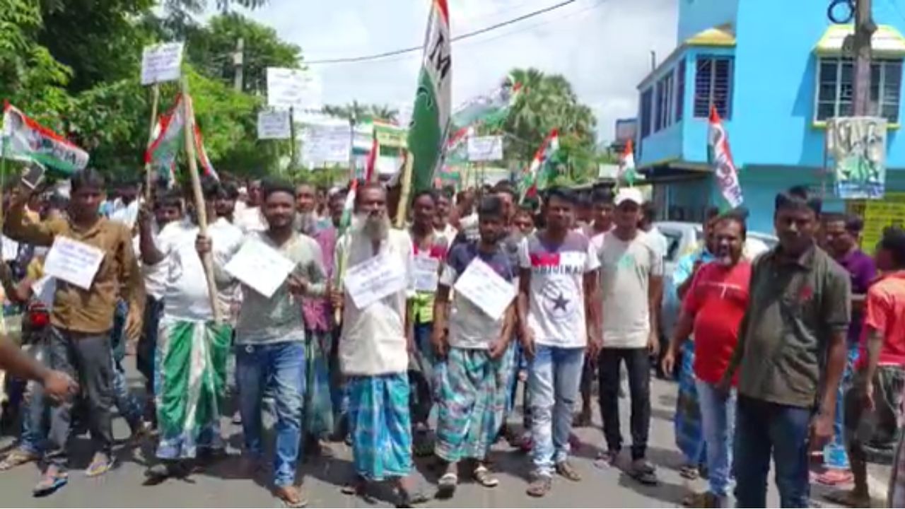 Basirhat TMC: মিনাখাঁয় তৃণমূলের গোষ্ঠী কোন্দল, স্বশাসিত পঞ্চায়েতে তালা শাসকদলেরই