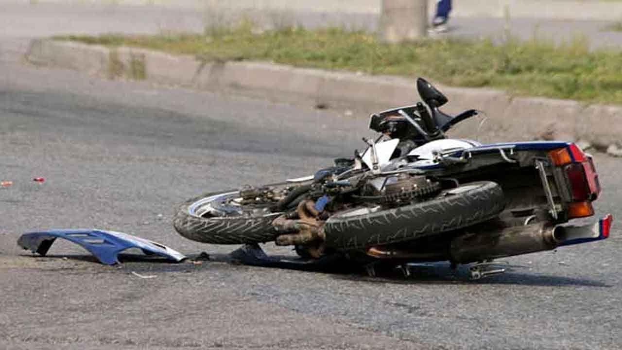Jalpaiguri Bike Accident:  অষ্টমীর সন্ধ্যায় মণ্ডপে যাওয়ার পথেই কয়েক কিলোমিটারের ব্যবধানে পরপর বাইক দুর্ঘটনা