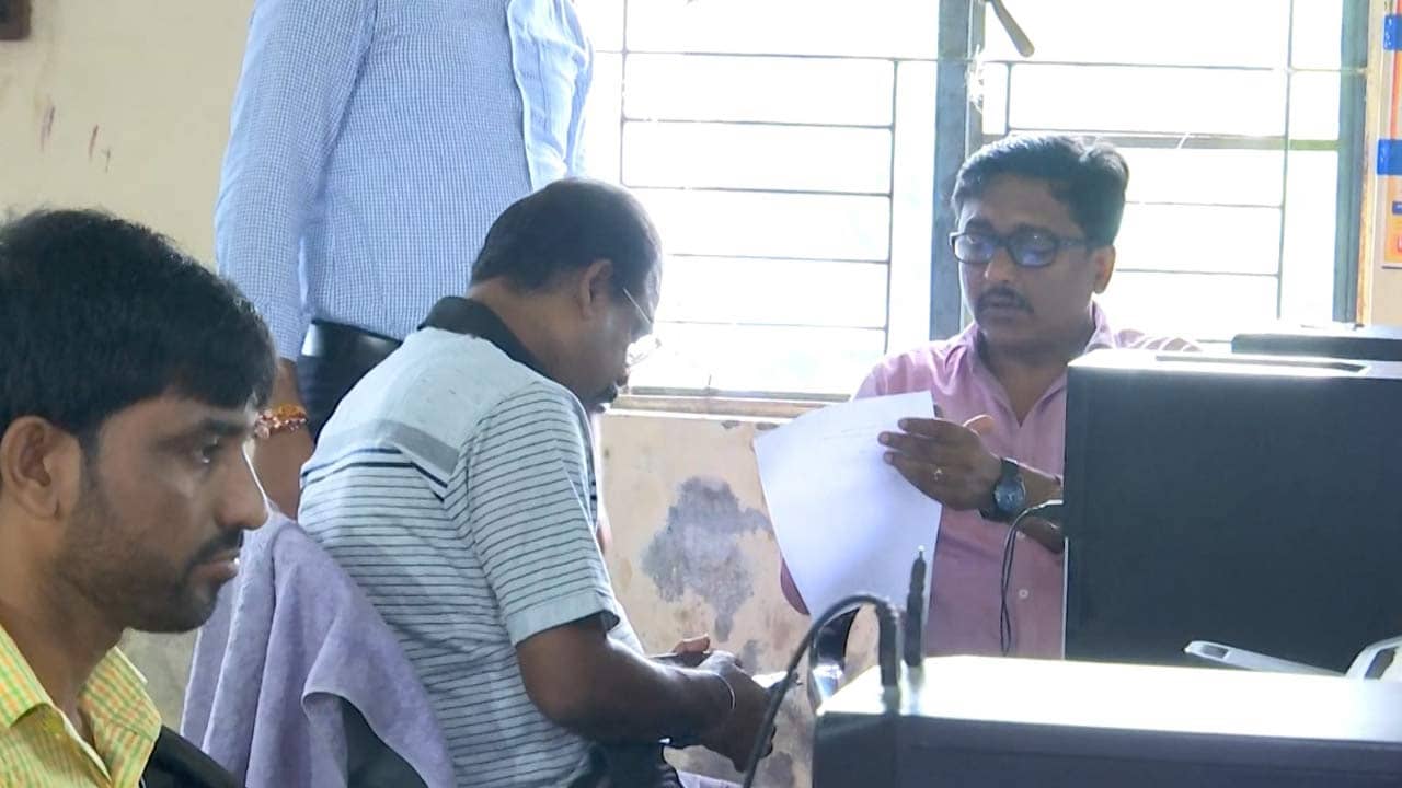 CBI Raid: এবার বোলপুরের জমি রেজিস্ট্রি অফিসে সিবিআই অভিযান, খতিয়ে দেখছে নথি