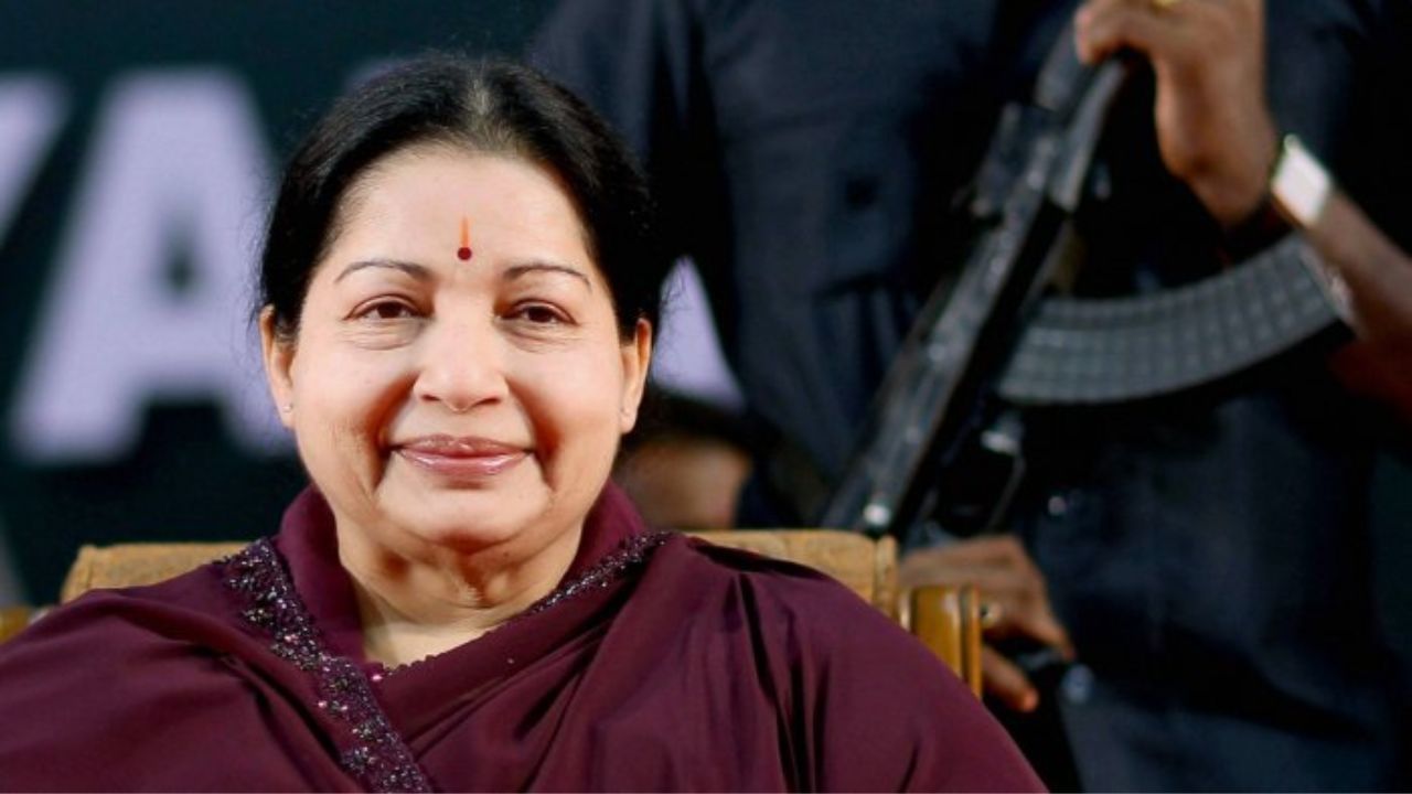 Jayalalitha's death Probe: জয়ললিতার মৃত্যু বিতর্কে যবনিকা টানতে জমা পড়ল রিপোর্ট