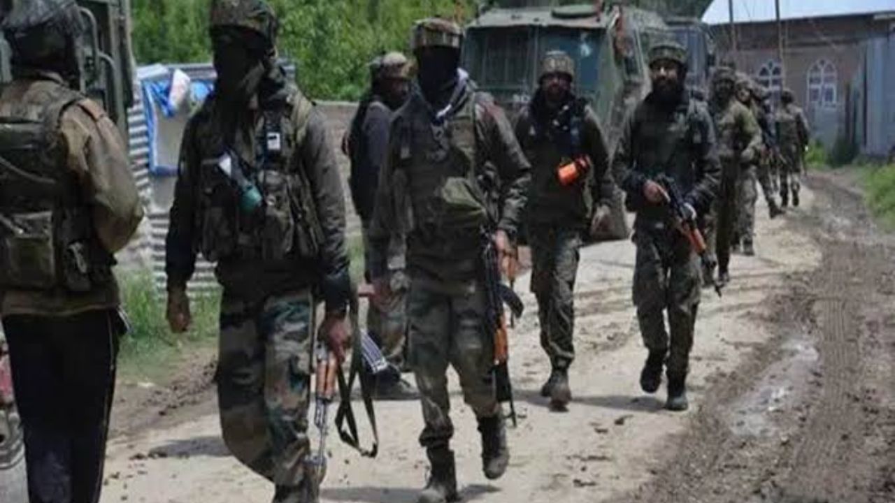 J&K Terrorist Attack: কাশ্মীরি পণ্ডিতের খুনেই থামবে না মৃত্যুমিছিল, বড় হামলার শঙ্কায় সতর্ক করল কেন্দ্র