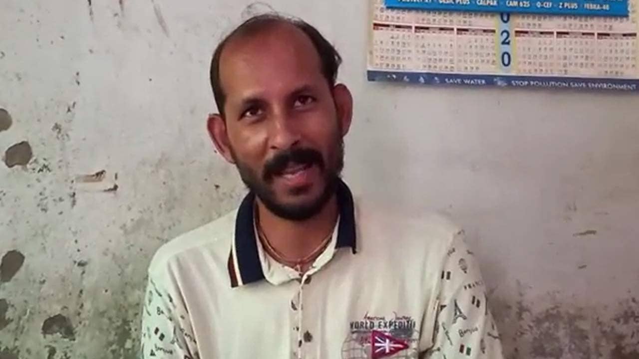 Kalna: পাশে বসেই হাতিয়ে নেয় পাসওয়ার্ড, পড়শি ছেলের কাণ্ডে হতবাক পাড়ার লোকেরা