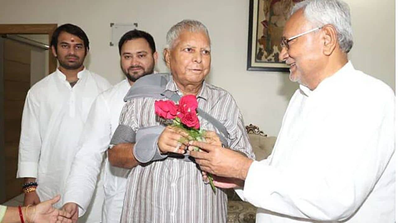 Lalu Prasad Yadav: মোদী কো হাটানা হ্যায়,  বিরতির পর পটনায় ফিরতেই চেনা মেজাজে হুঙ্কার লালুর