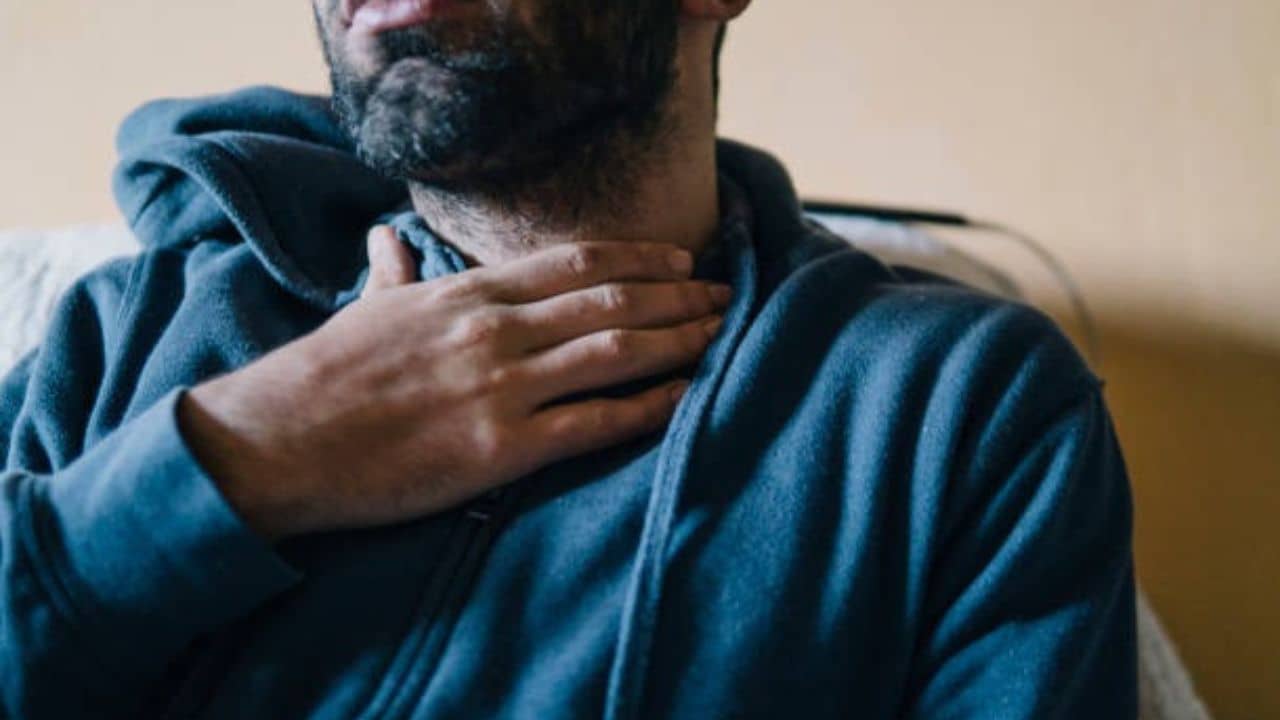 Antibiotics: বৃষ্টিতে ভিজে সর্দি-কাশি হলেই অ্যান্টিবায়োটিক?  ঘরোয়া টোটকায় সুস্থ থাকার পরামর্শ চিকিৎসকের