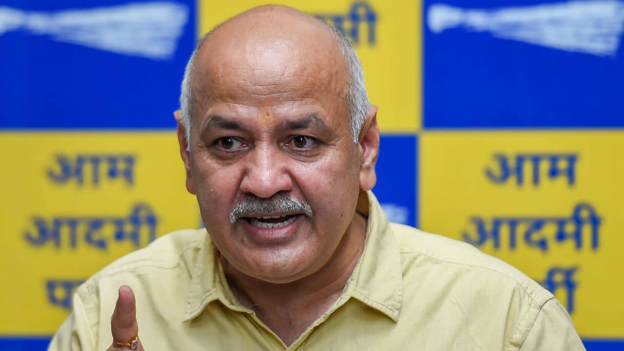 Manish Sisodia: বিজেপিতে যোগ দিলেই তদন্ত বন্ধ হবে, বিস্ফোরক দাবি সিসোদিয়ার