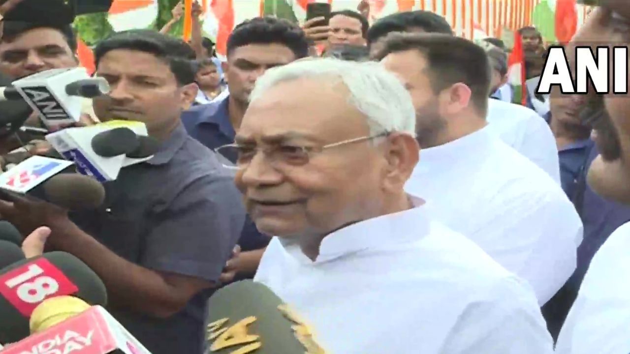 Nitish Kumar: উপরাষ্ট্রপতি হতে না পেরেই কী জোট ভাঙলেন? অষ্টম দফা মুখ্যমন্ত্রী হয়ে নীতীশের উত্তর...