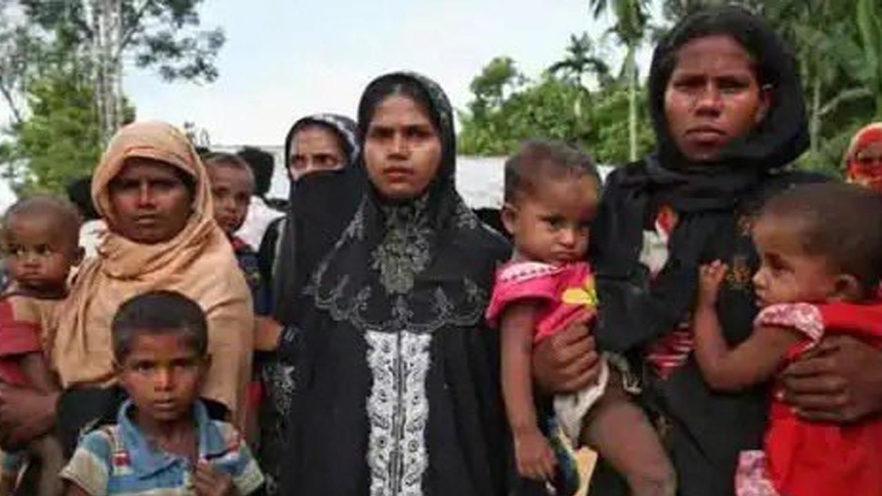 Rohingya In Delhi: রোহিঙ্গাদের ‘ডিটেনশন ক্যাম্পে’ রাখার নির্দেশ, মন্ত্রীর ফ্ল্যাট দেওয়ার ঘোষণা নস্যাৎ করল কেন্দ্রীয় স্বরাষ্ট্র মন্ত্রক