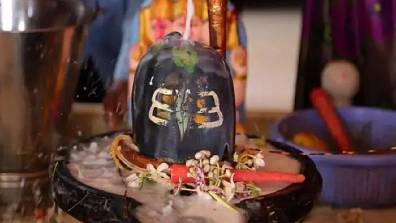 Sawan Somwar 2022: একাধিক শুভ যোগ শ্রাবণমাসের শেষ সোমবারে! নিয়ম মানলে ঘটবে অভাবনীয় ঘটনা